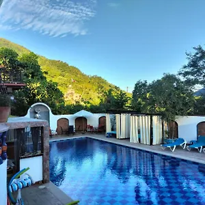 Amaria - Adults Only Lodge